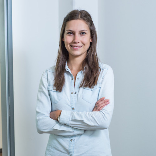 Anett Vandor Headshot